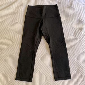 Wunder Under High Rise Crop 21” Size 8 VGUC